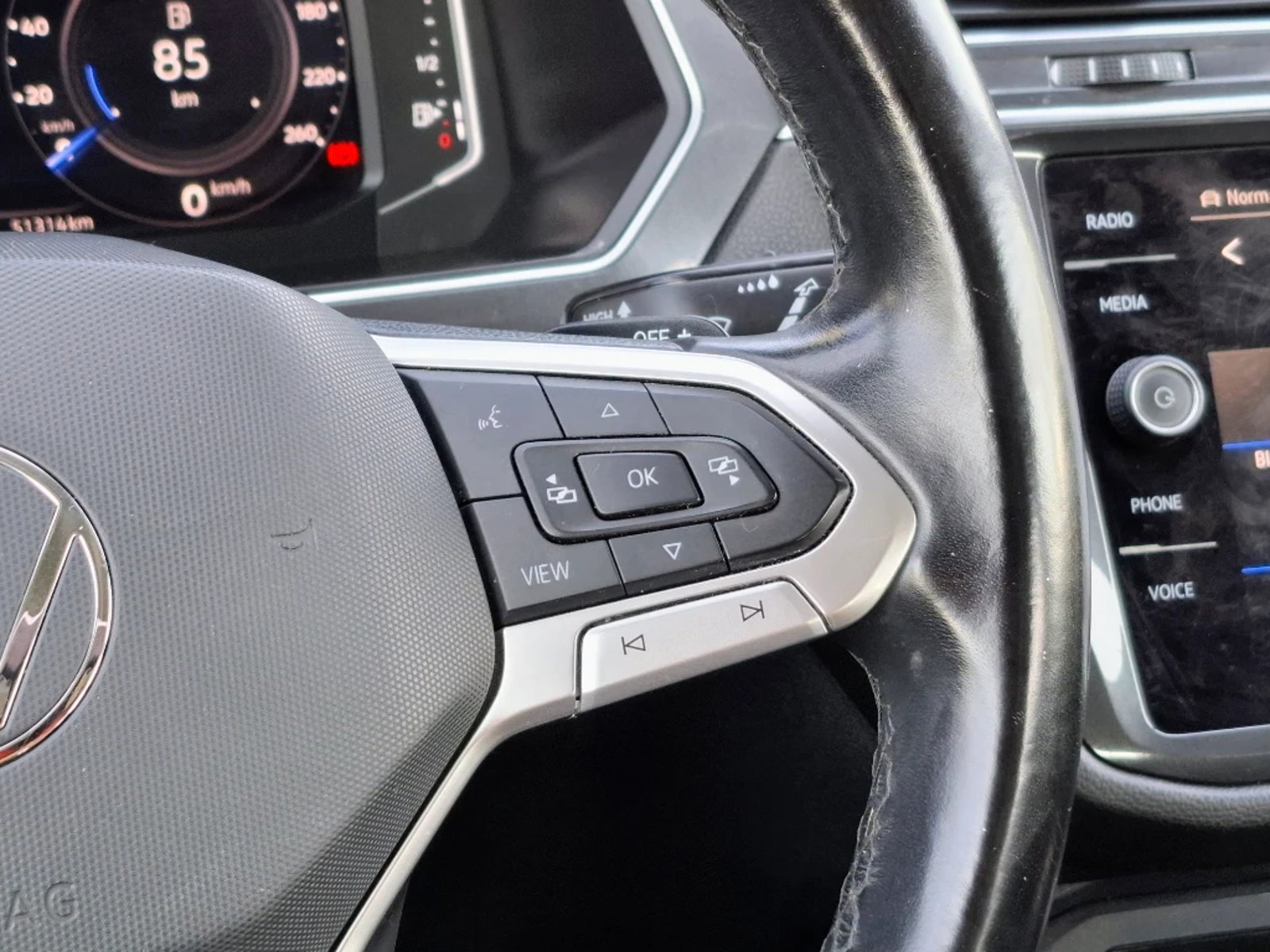 Volkswagen TIGUAN 1.4 TSI COMFORTLINE 4X2 AT 5P 2023 - Imagen 14 de 20
