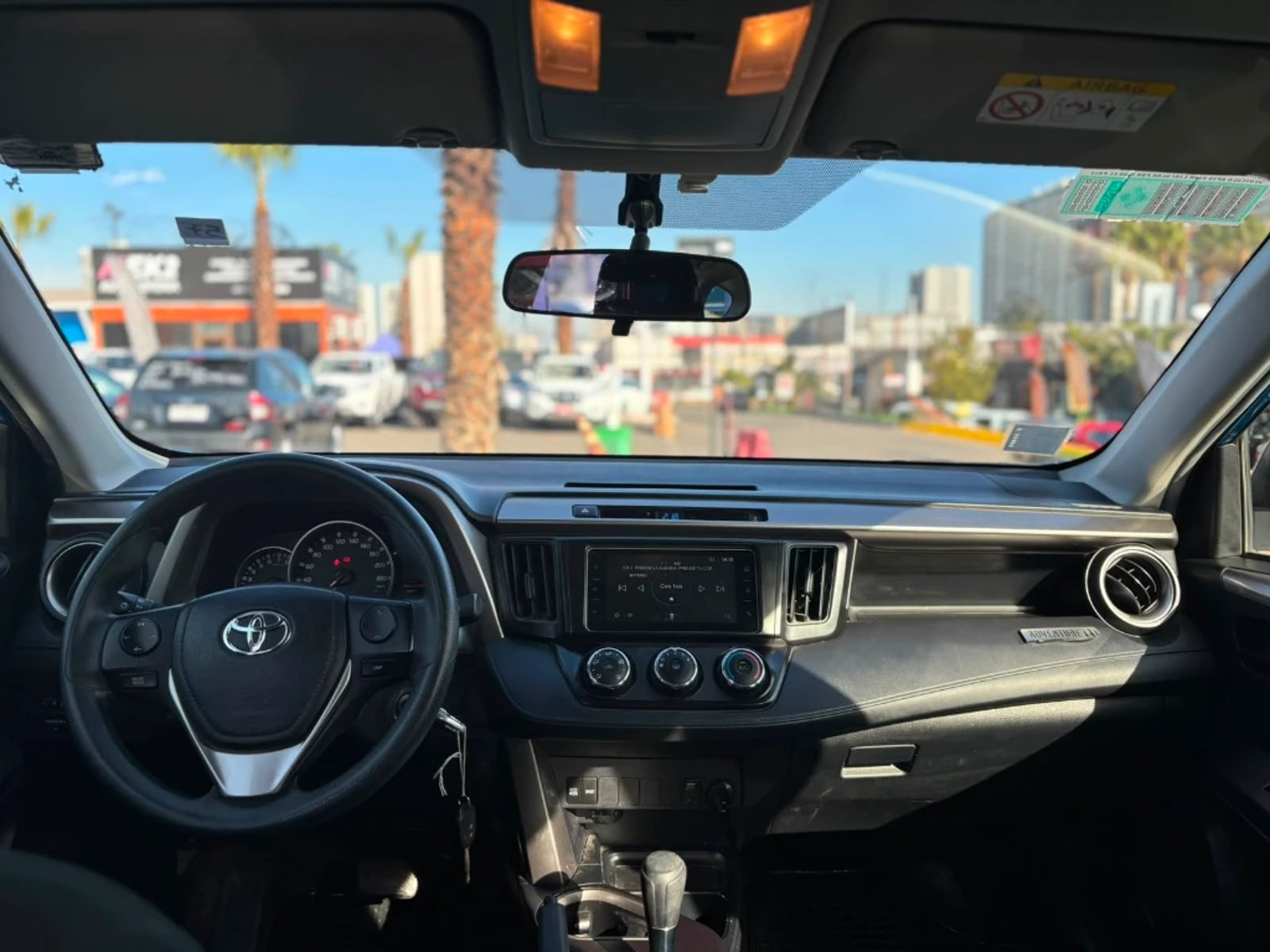 Toyota RAV4 2.0 STANDARD 4X2 AT 5P 2019 - Imagen 12 de 20