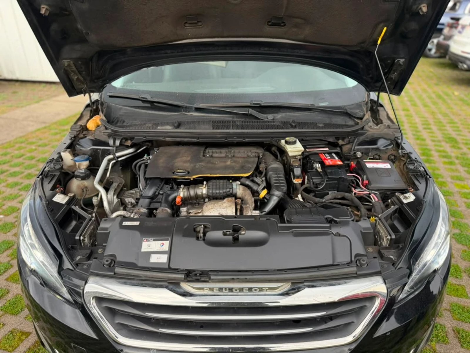 PEUGEOT 308 1.6 FELINE PACK BLUE-HDI DIESEL 4X2 HB AT 5P 2018 - Imagen 10 de 20