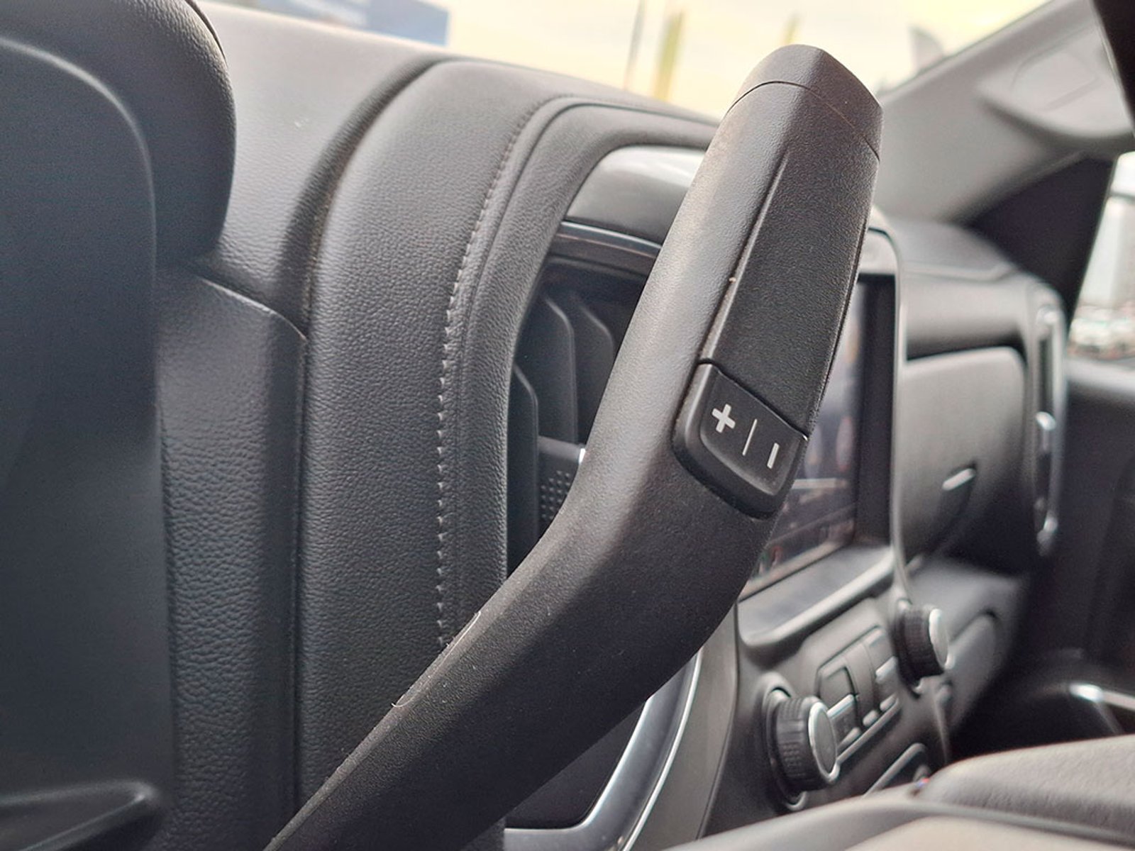 Chevrolet SILVERADO CC DCAB 4X4 5.3 AUT 2020 - Imagen 9 de 16