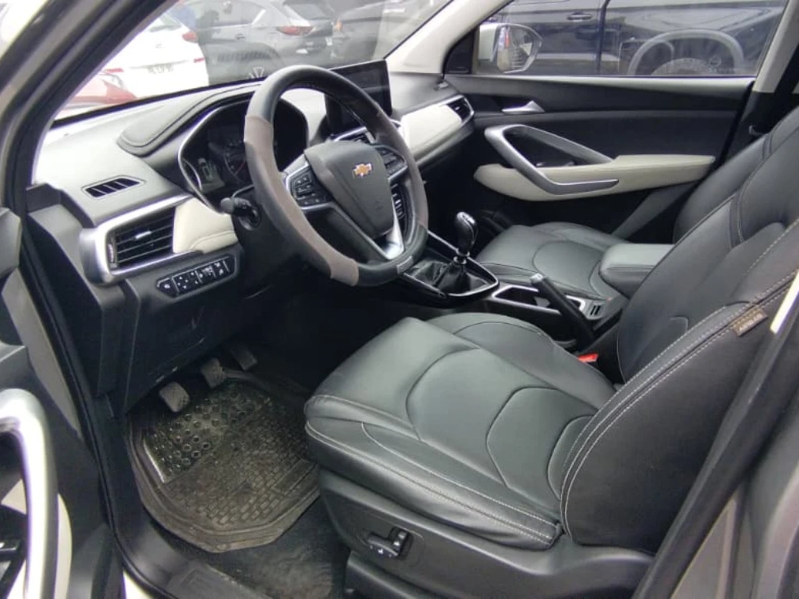Chevrolet CAPTIVA 1.5T PREMIER FWD MT 5P 2022 - Imagen 14 de 16