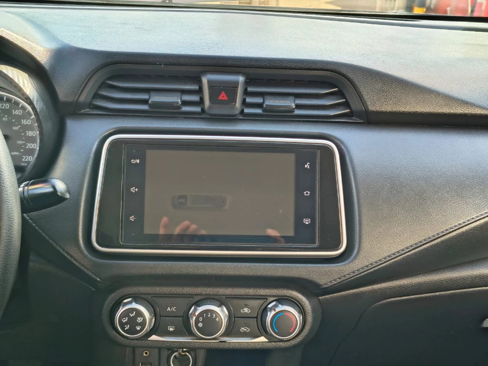 Nissan Versa 2022 - Imagen 8 de 17