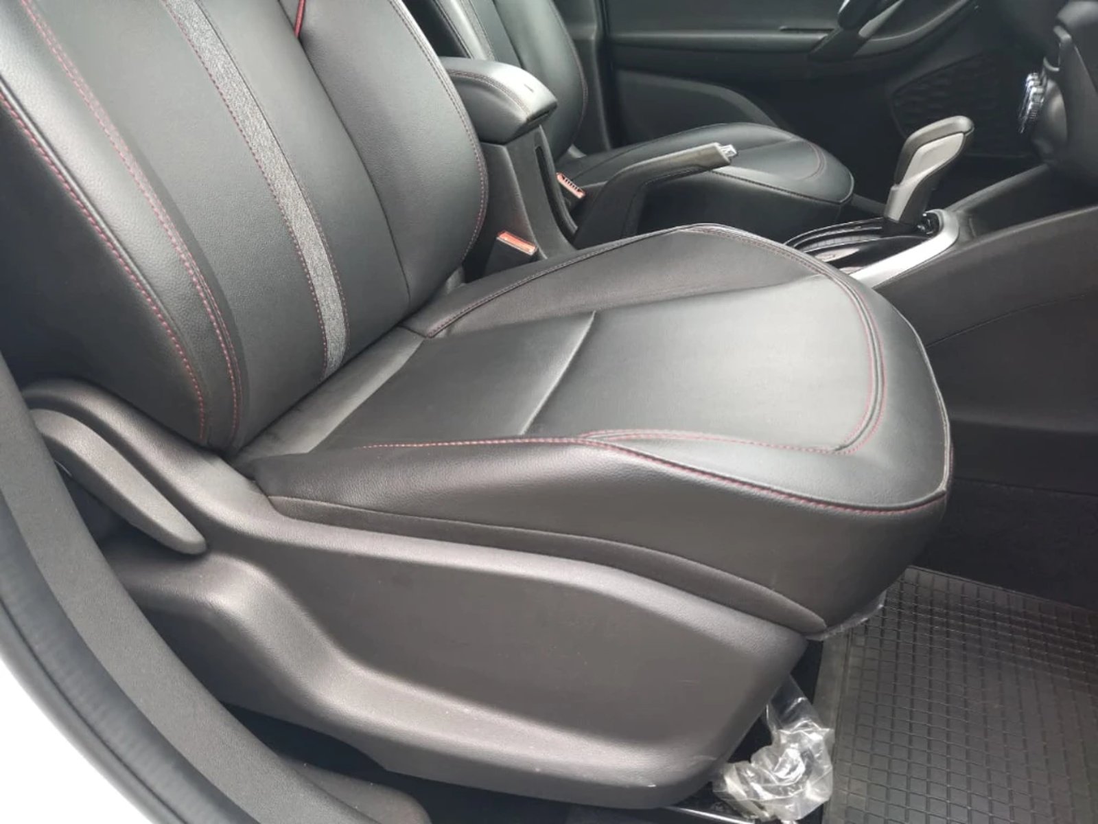 CHEVROLET TRACKER 1.2T RS R 4X2 AT 5P 2024 - Imagen 17 de 20