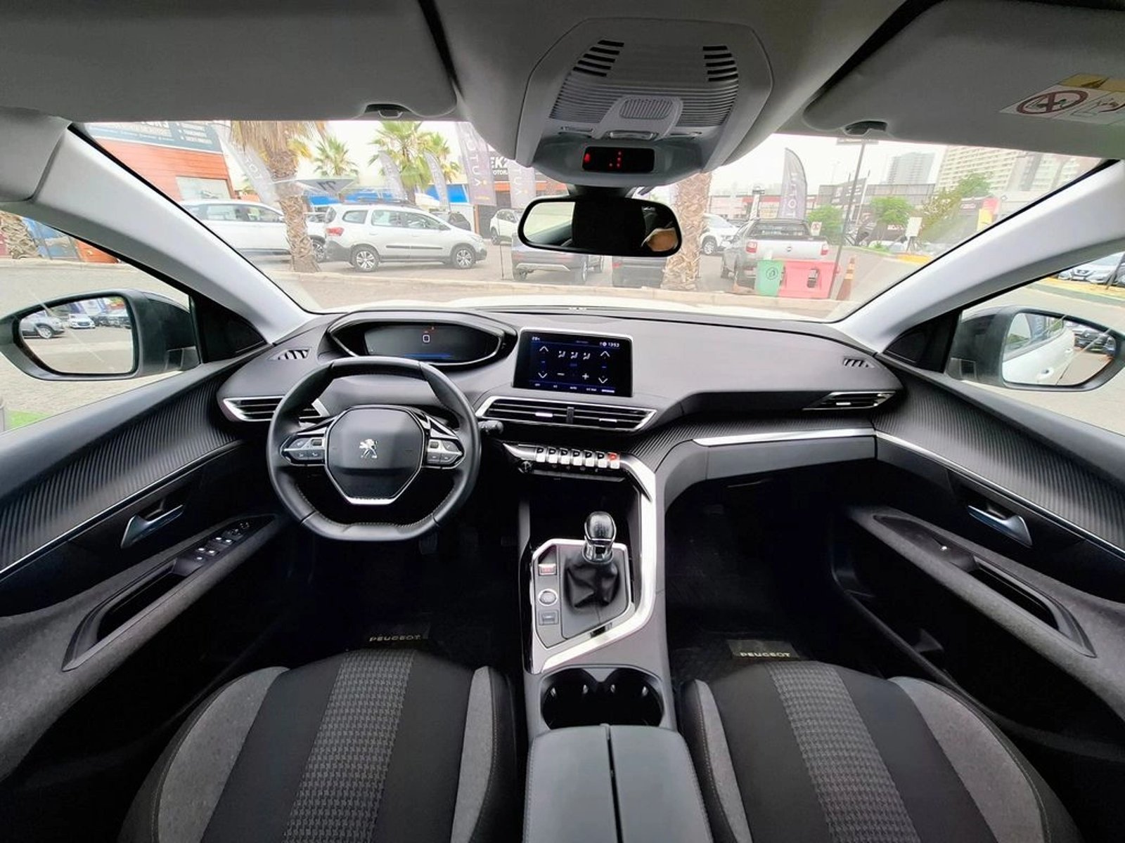 Peugeot 3008 1.5 ACTIVE PACK BLUEHDI 130 4X2 MT6 5P 2023 - Imagen 19 de 20