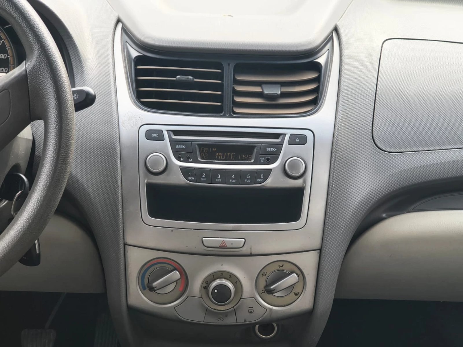 Chevrolet Sail 2012 - Imagen 13 de 20