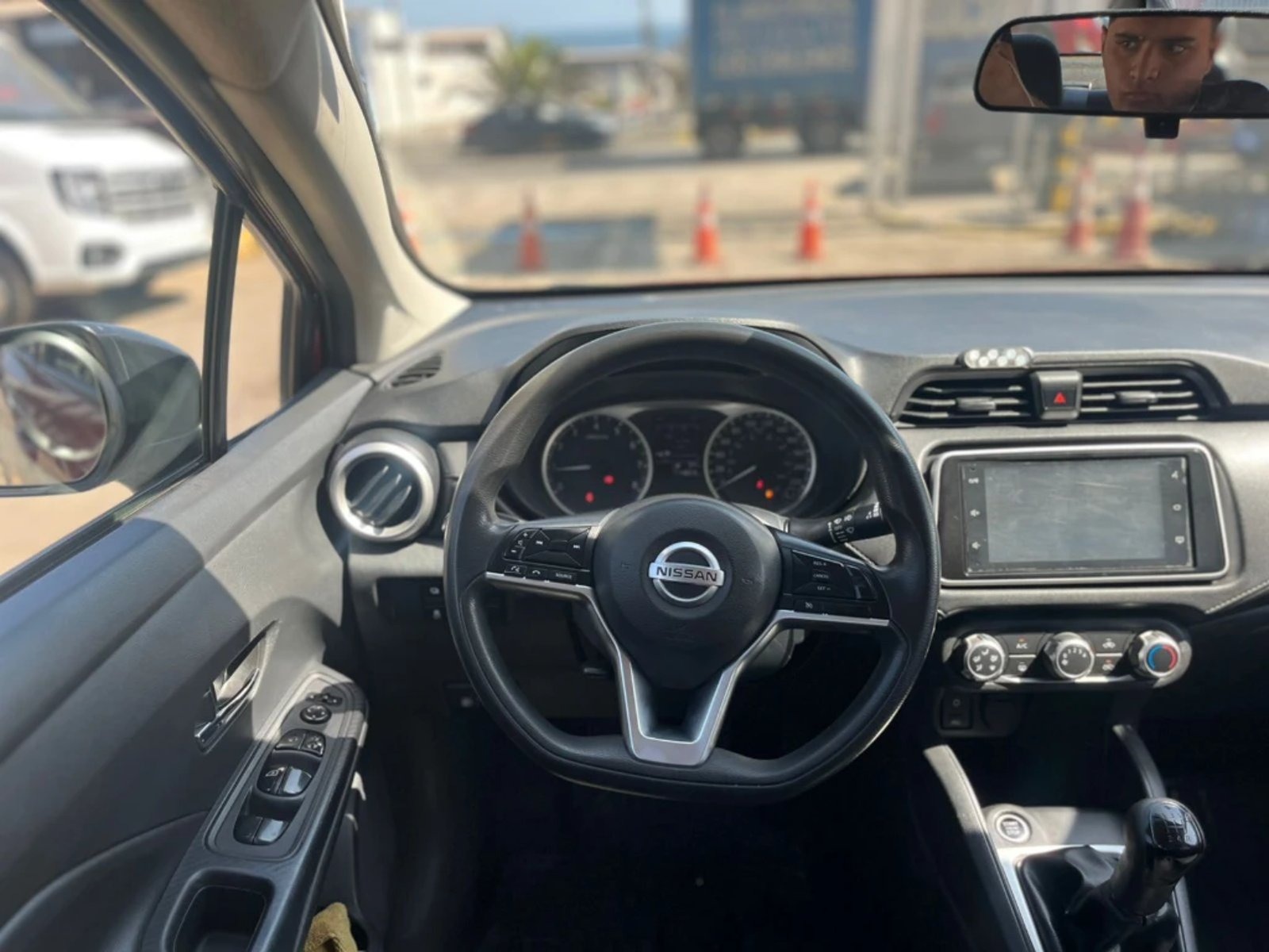 Nissan VERSA 1.6 SENSE 4X2 MT 4P 2023 - Imagen 12 de 20