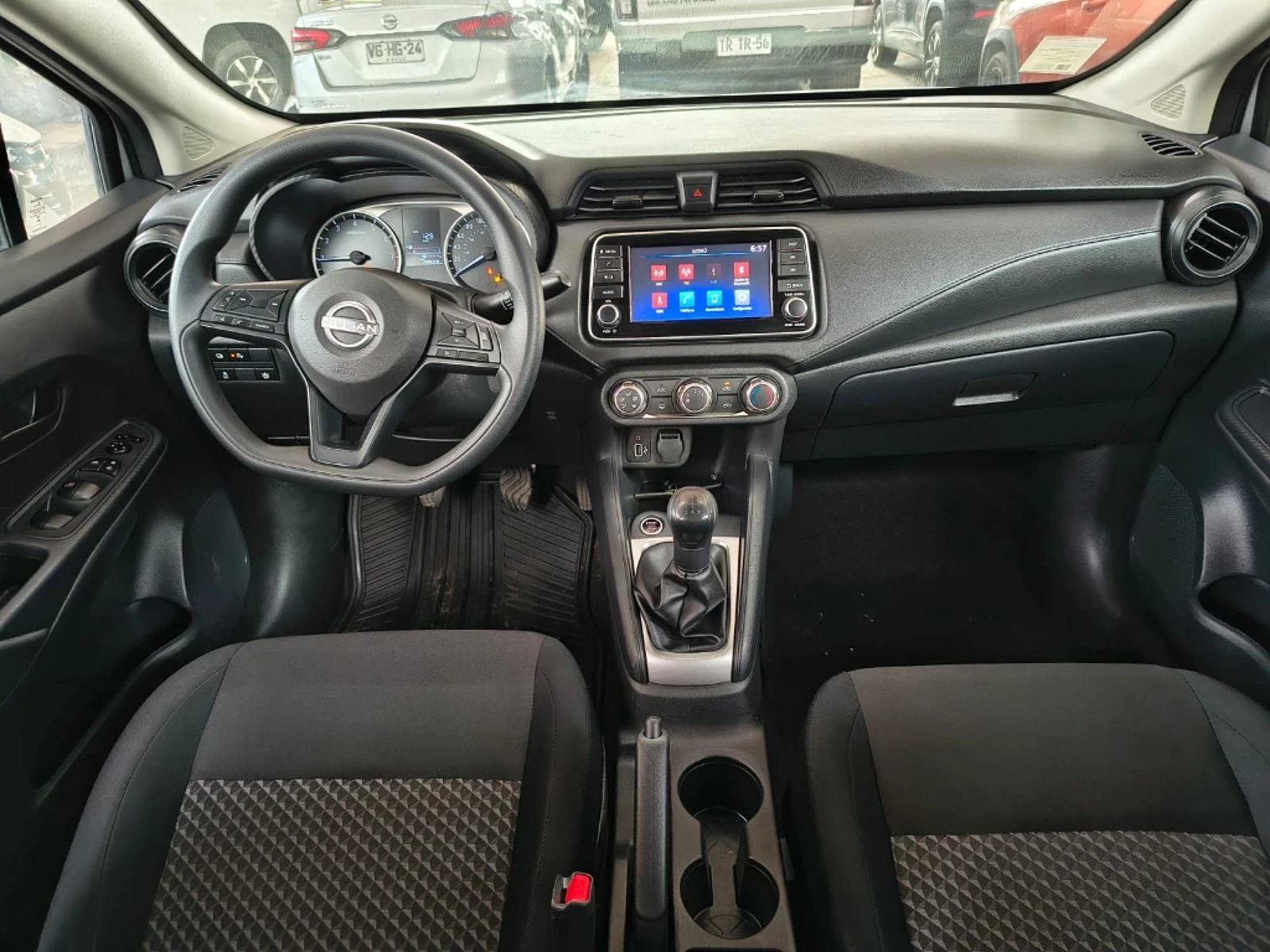 Nissan Versa 2025 - Imagen 10 de 20