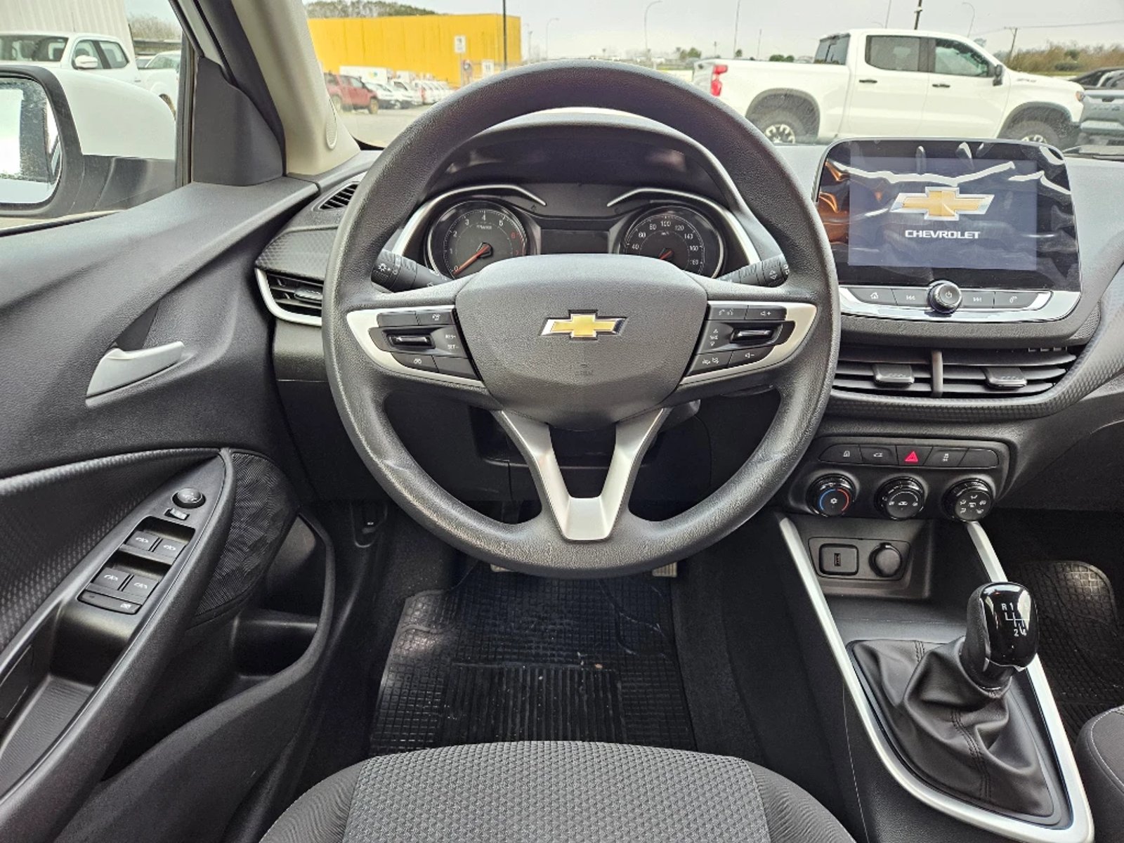 Chevrolet ONIX 1.0T LT R 4X2 HB MT 5P 2024 - Imagen 13 de 20