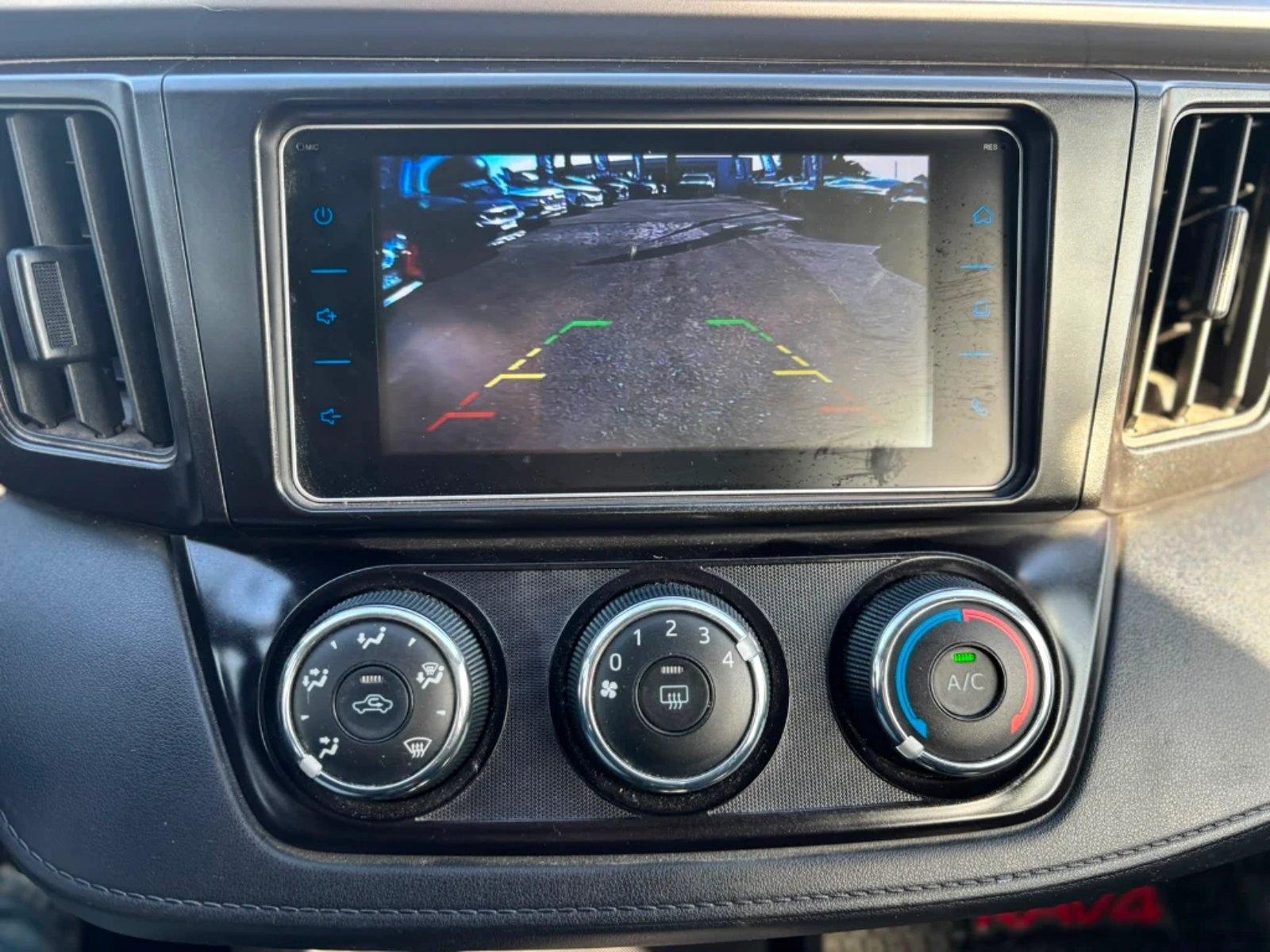 Toyota RAV4 2.0 STANDARD 4X2 AT 5P 2019 - Imagen 18 de 20