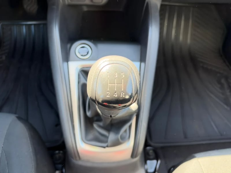 Nissan Versa 2025 - Imagen 15 de 20