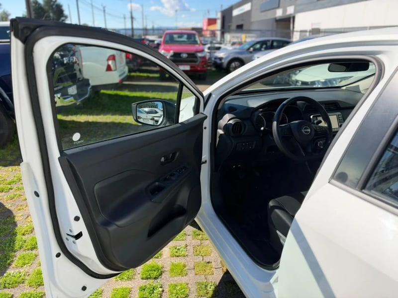 Nissan Versa 2025 - Imagen 9 de 20