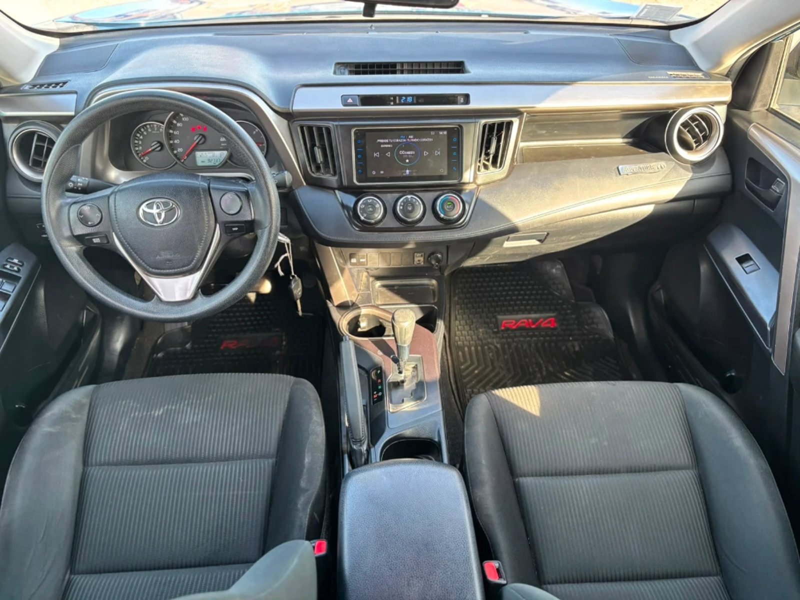 Toyota RAV4 2.0 STANDARD 4X2 AT 5P 2019 - Imagen 13 de 20
