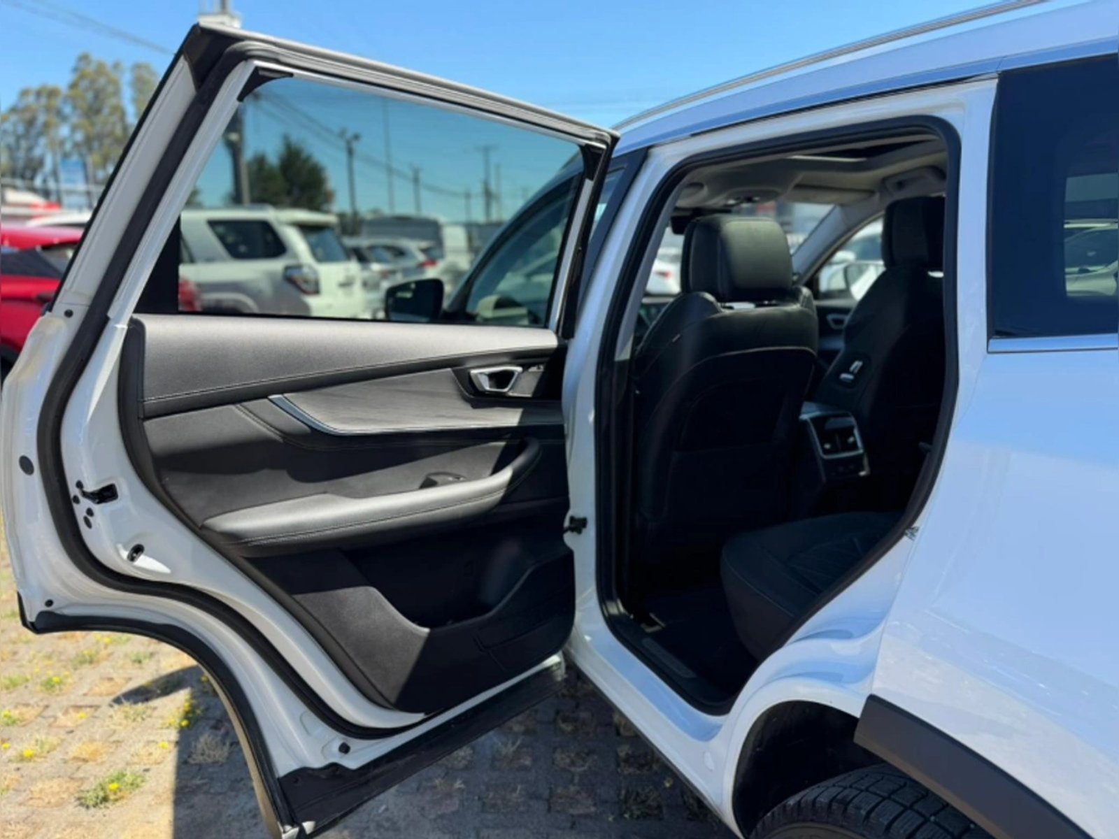 Chery TIGGO 8 PRO 2.0 TGDI GLX PRO MAX AWD AT 5P 2024 - Imagen 11 de 20