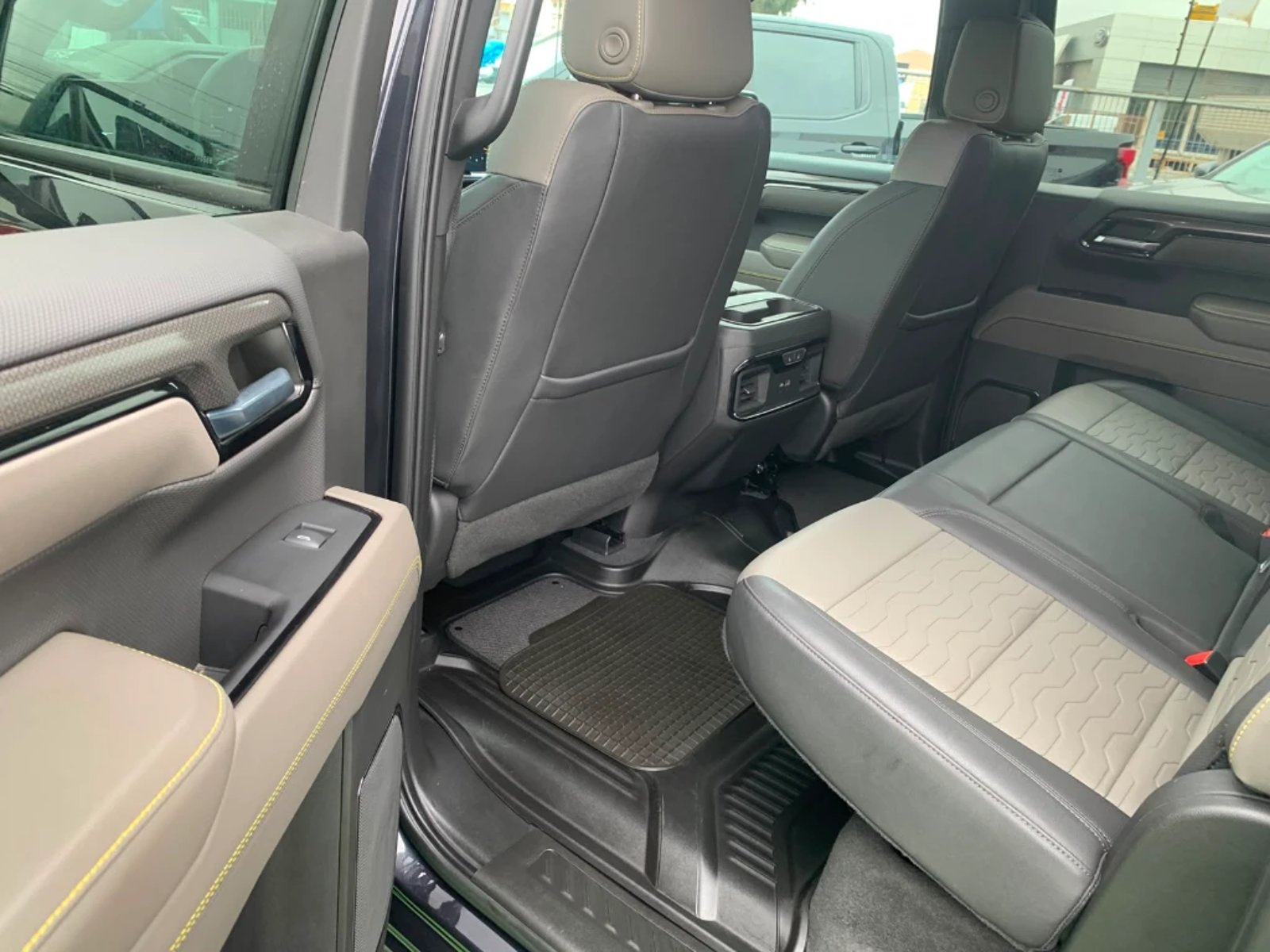 Chevrolet Silverado 2024 - Imagen 15 de 17