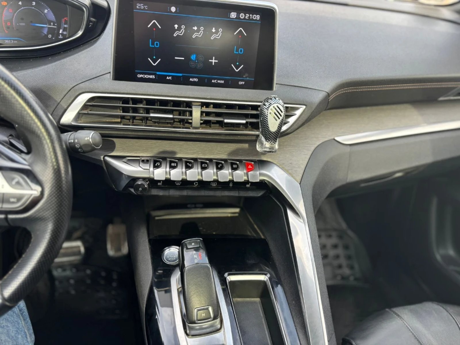 Peugeot 3008 2.0 GT BLUEHDI 4X2 180 EAT8 5P 2020 - Imagen 14 de 20