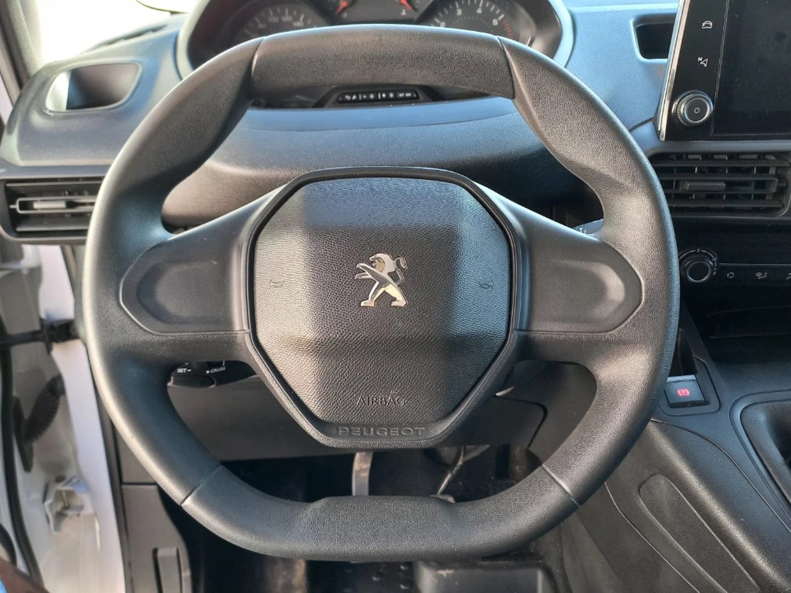 Peugeot Partner 2024 - Imagen 17 de 20