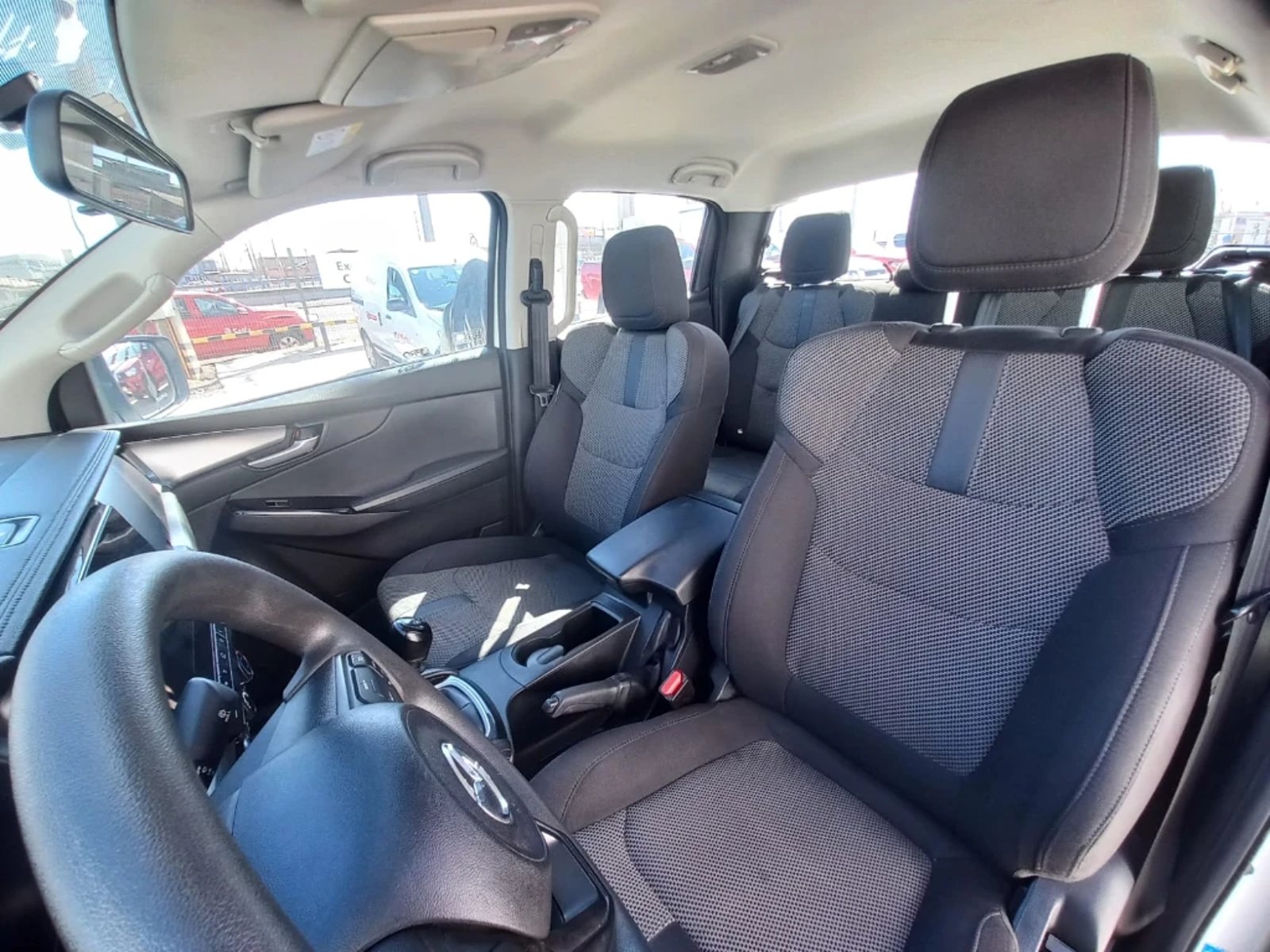 MAZDA BT-50 4X4 3.0 2023 - Imagen 17 de 20