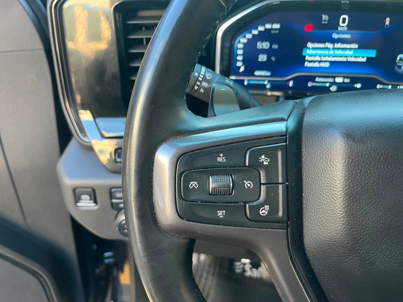 Chevrolet Silverado 2024 - Imagen 13 de 20