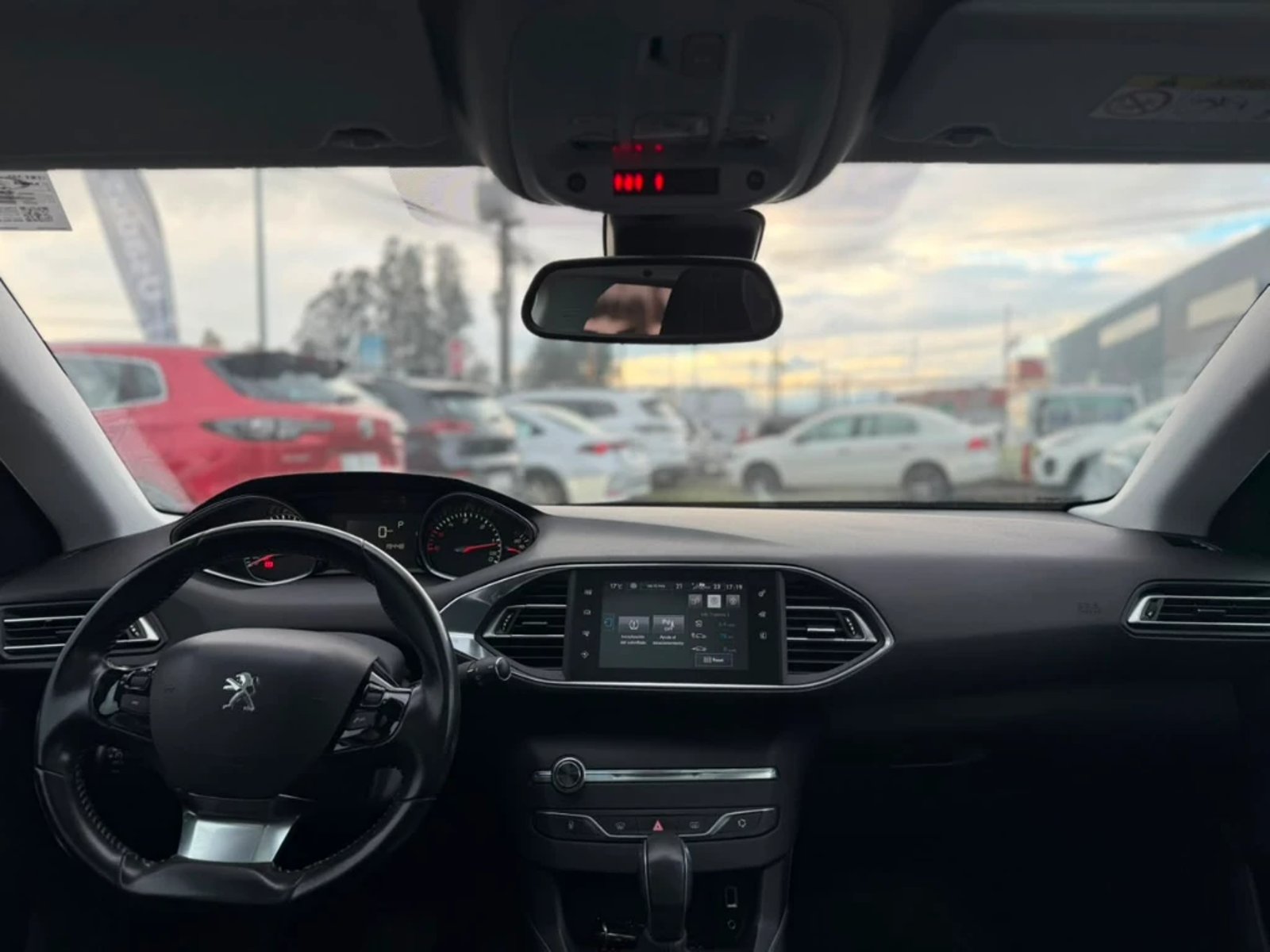 PEUGEOT 308 1.6 FELINE PACK BLUE-HDI DIESEL 4X2 HB AT 5P 2018 - Imagen 14 de 20