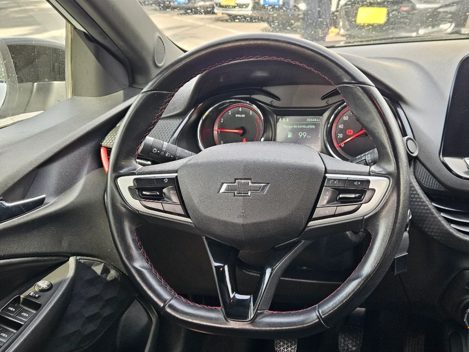 Chevrolet ONIX 1.0T RS R 4X2 HB MT 5P 2024 - Imagen 14 de 20