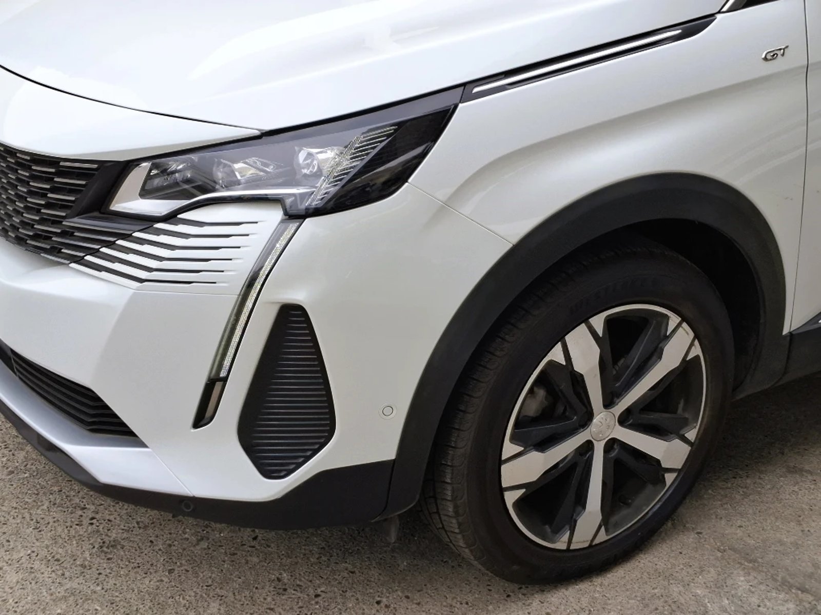 Peugeot 5008 1.5 GT BLUEHDI 4X2 130 EAT8 5P 2022 - Imagen 7 de 20