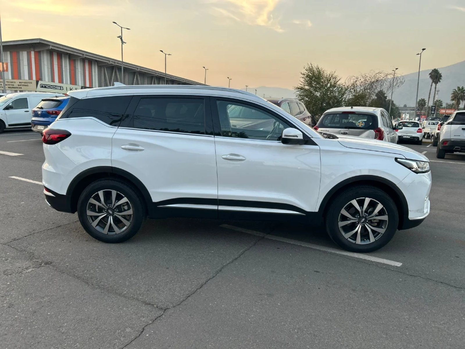 Chery TIGGO 7 PRO 1.5T GLX 4X2 CVT AT 5P 2023 - Foto 5 de 20