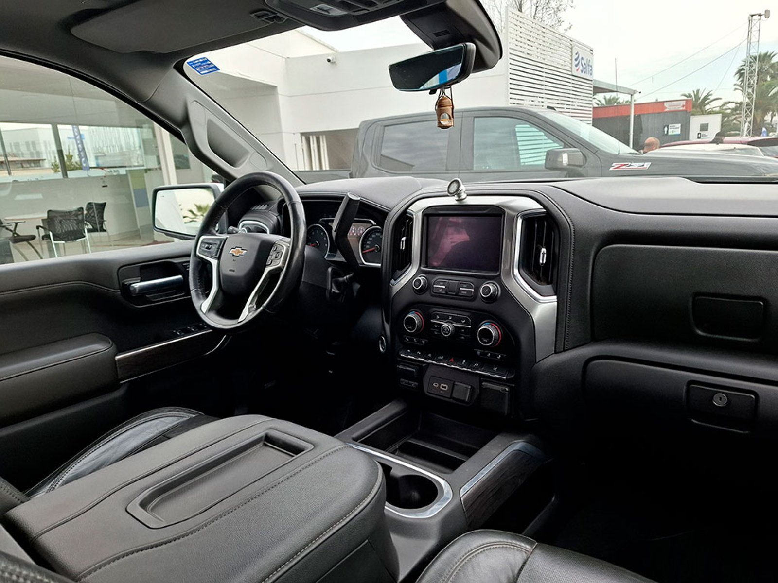Chevrolet SILVERADO CC DCAB 4X4 5.3 AUT 2020 - Foto 5 de 16