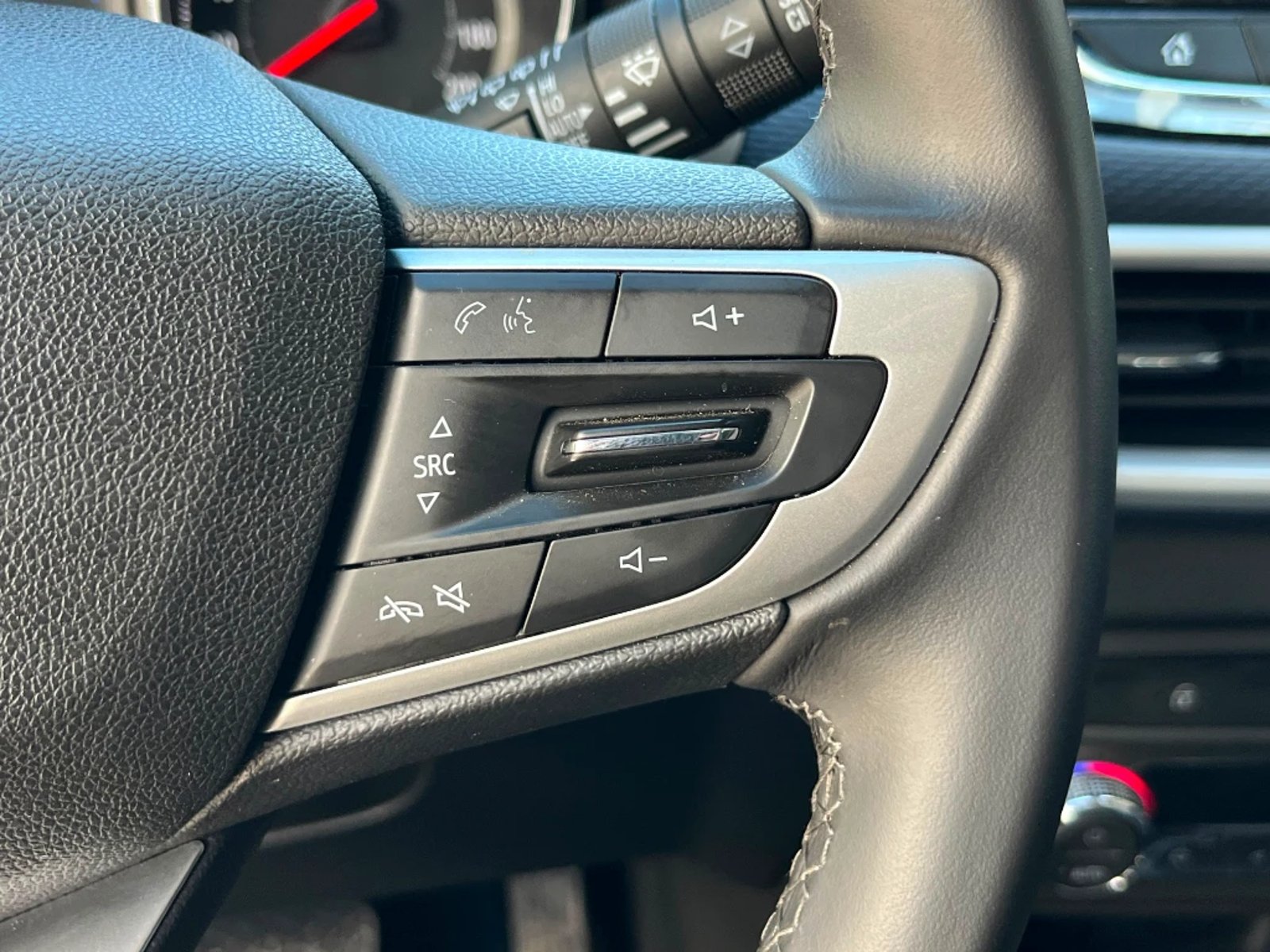 Chevrolet Tracker 2025 - Imagen 9 de 20