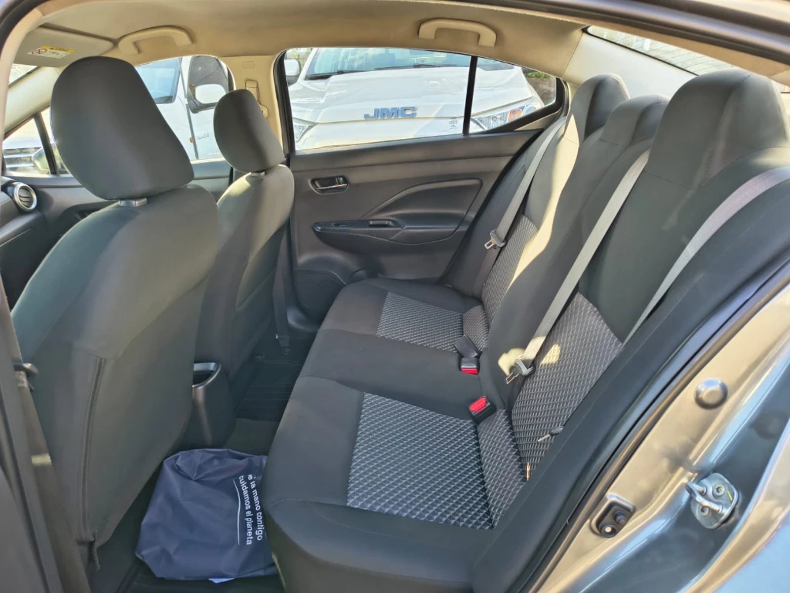 Nissan Versa 2022 - Imagen 12 de 17