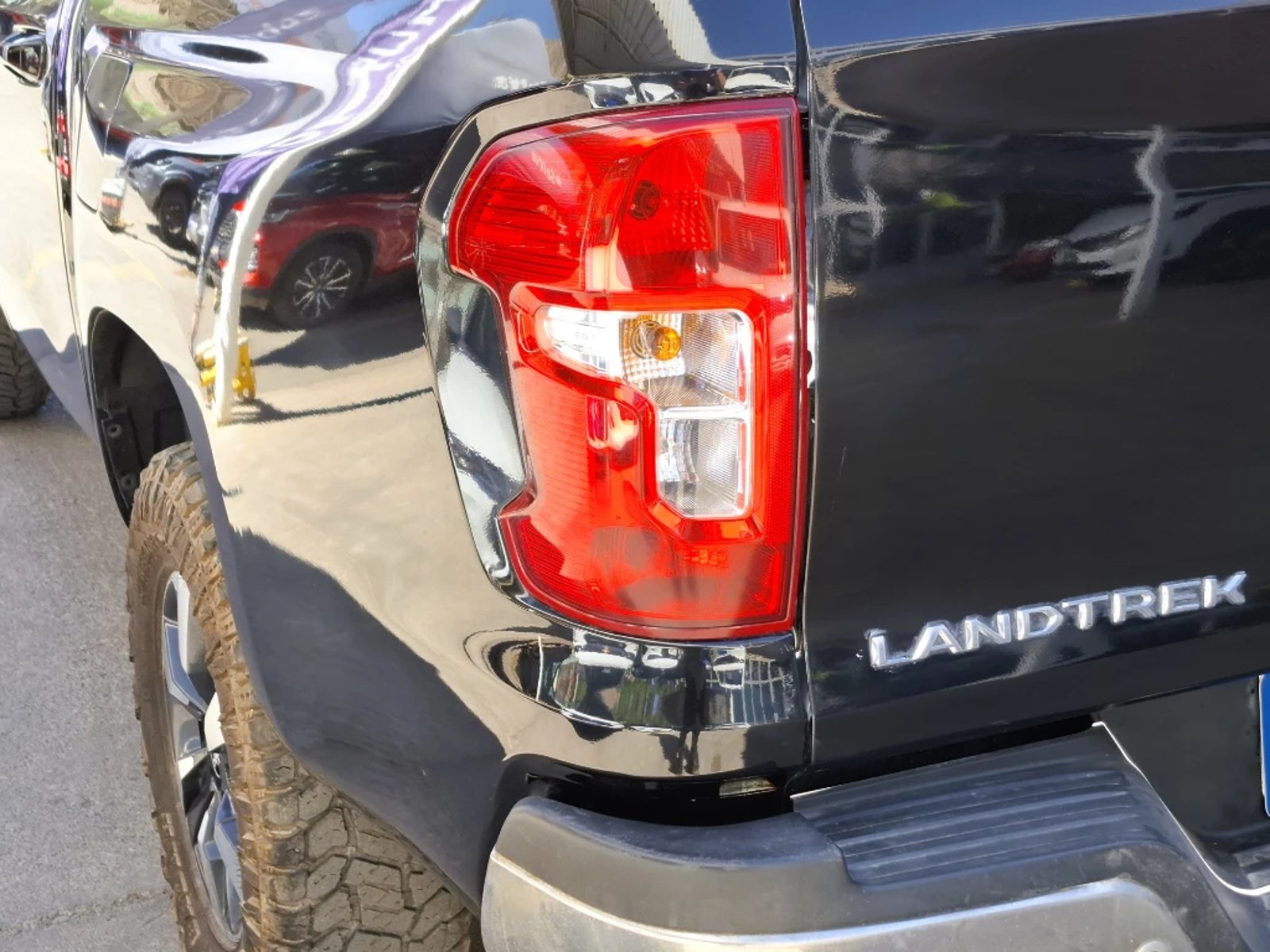 Peugeot LANDTREK 2.2 ACTION4 BLUEHDI DIESEL 4X4 180HP AT 4P 2024 - Imagen 8 de 20