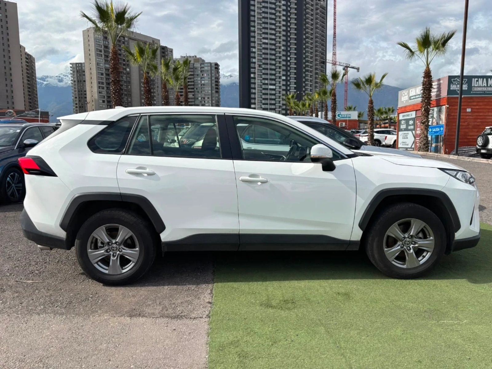 Toyota Rav4 2025 - Foto 4 de 19