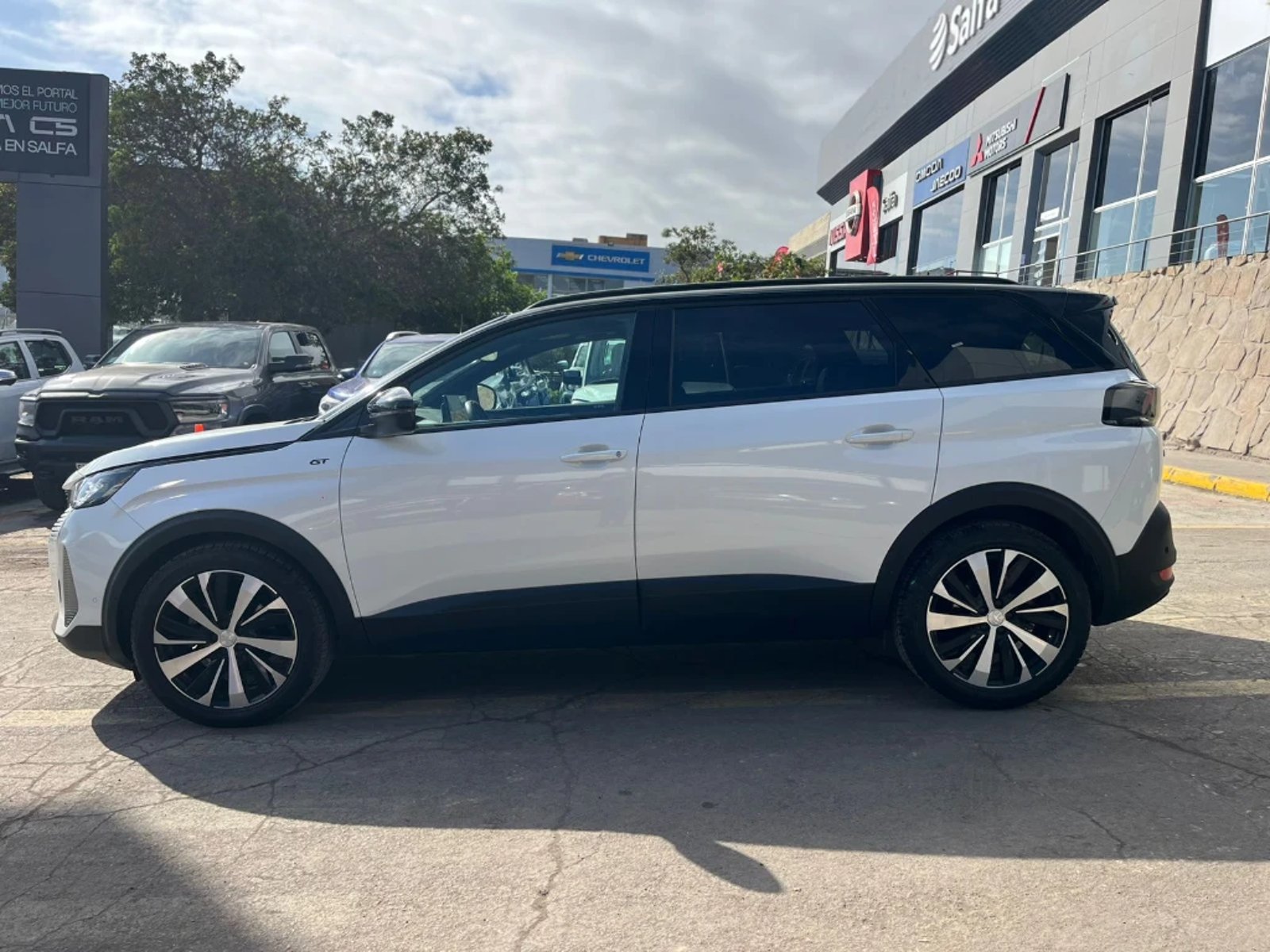 Peugeot 5008 1.5 GT BLACK PACK BLUEHDI 130 4X2 EAT8 5P 2023 - Imagen 8 de 20