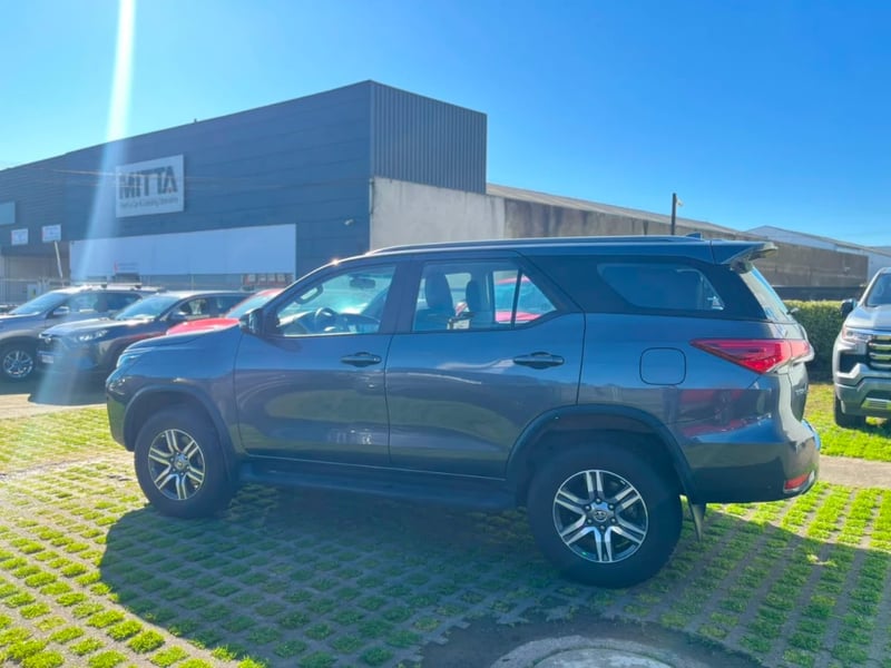Toyota Fortuner 2024 - Imagen 8 de 20