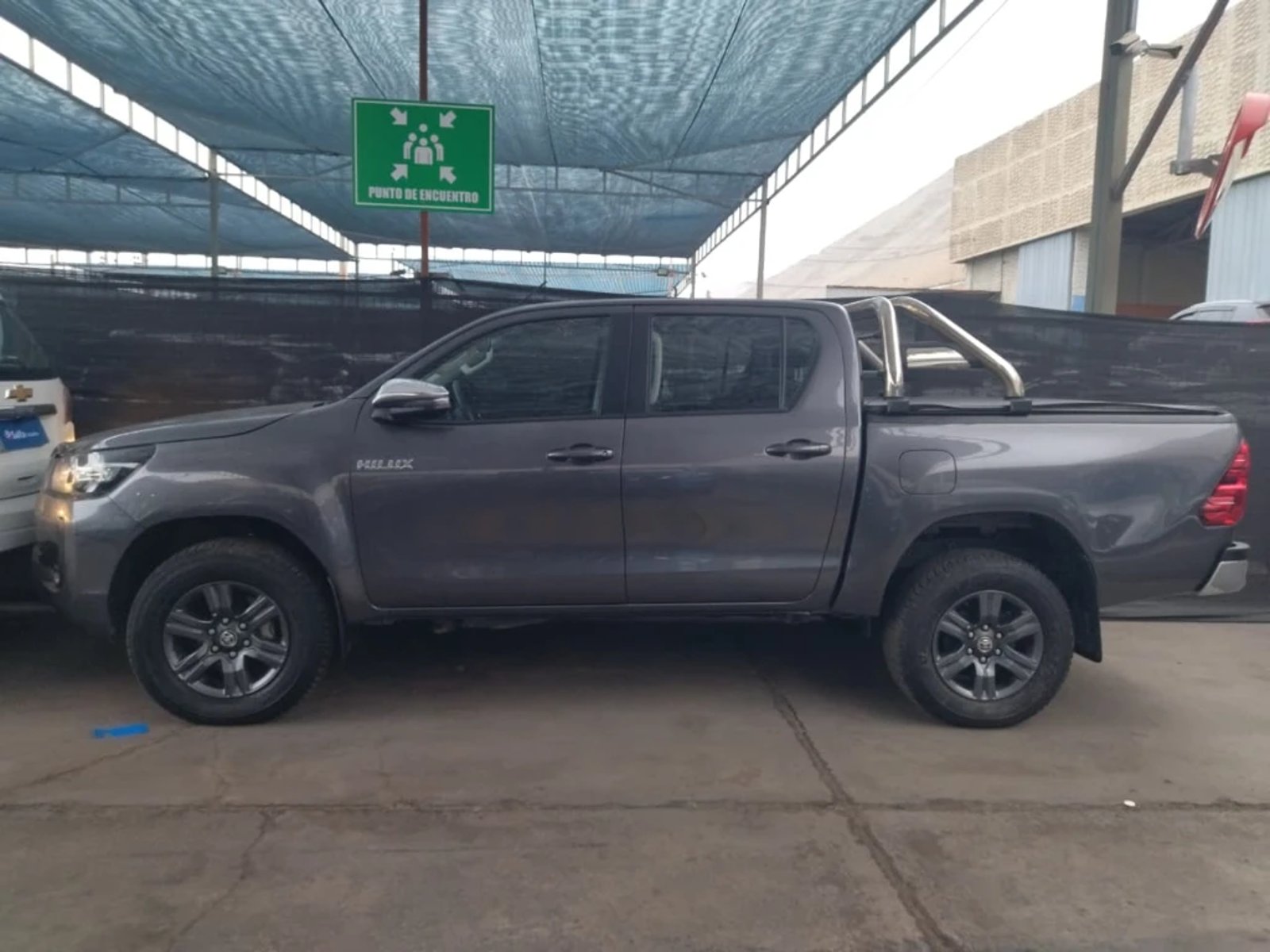 Toyota Hilux 2024 - Imagen 8 de 14