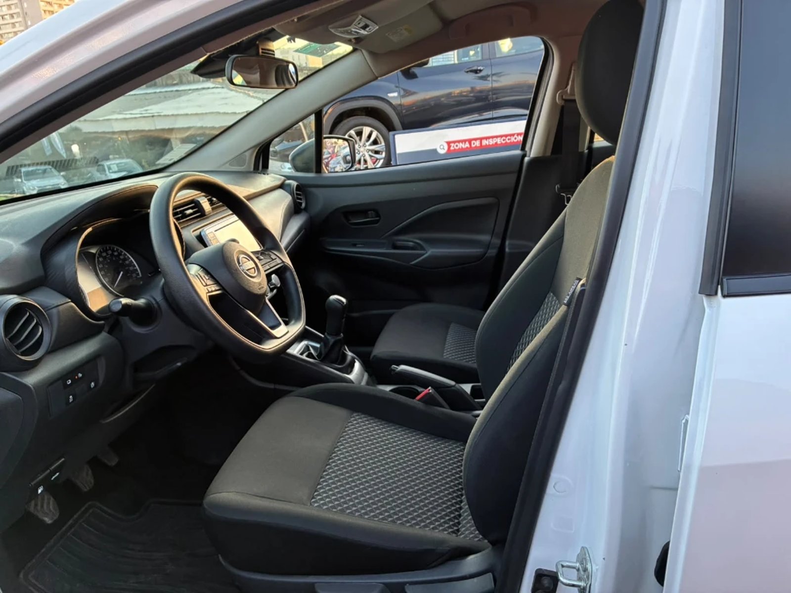 Nissan Versa 2025 - Imagen 10 de 20