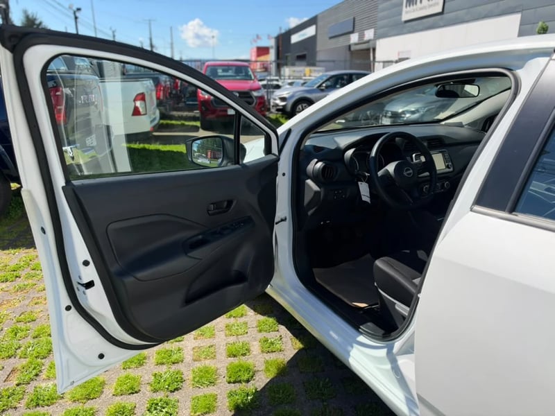 Nissan Versa 2025 - Imagen 8 de 20
