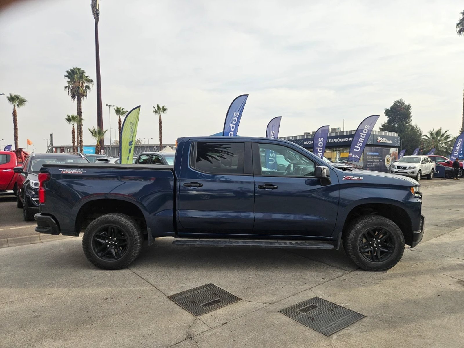 CHEVROLET SILVERADO 5.3 LT TRAILBOSS Z71 4X4 AT 4P 2021 - Imagen 4 de 20