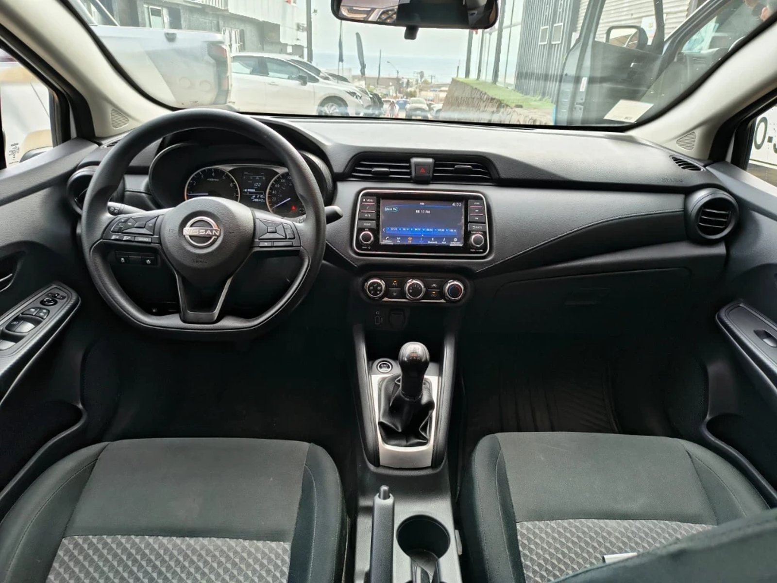 Nissan Versa 2025 - Imagen 12 de 20