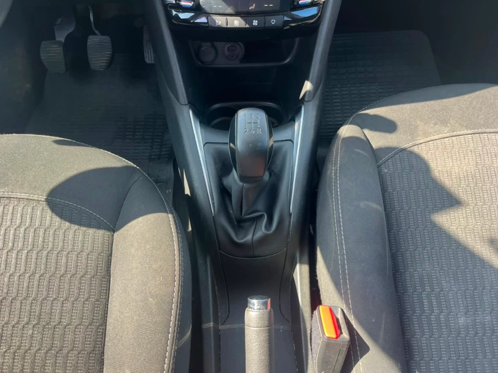 Peugeot 208 2017 - Imagen 15 de 20