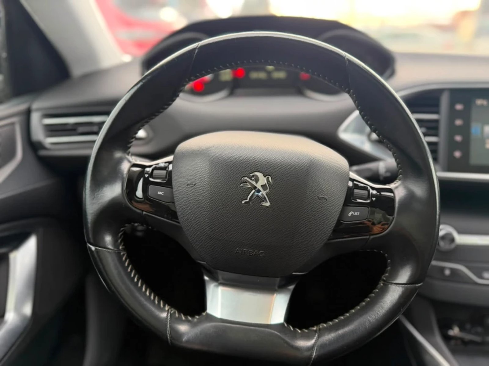 PEUGEOT 308 1.6 FELINE PACK BLUE-HDI DIESEL 4X2 HB AT 5P 2018 - Imagen 15 de 20