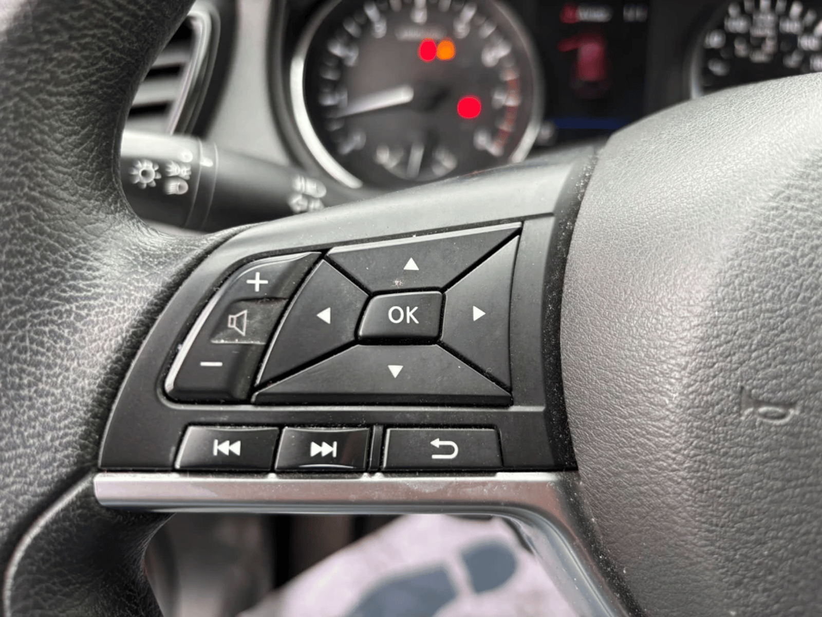 Nissan X-TRAIL 2.5 SENSE MC 4X2 2ROW CVT AT 5P 2022 - Imagen 19 de 20