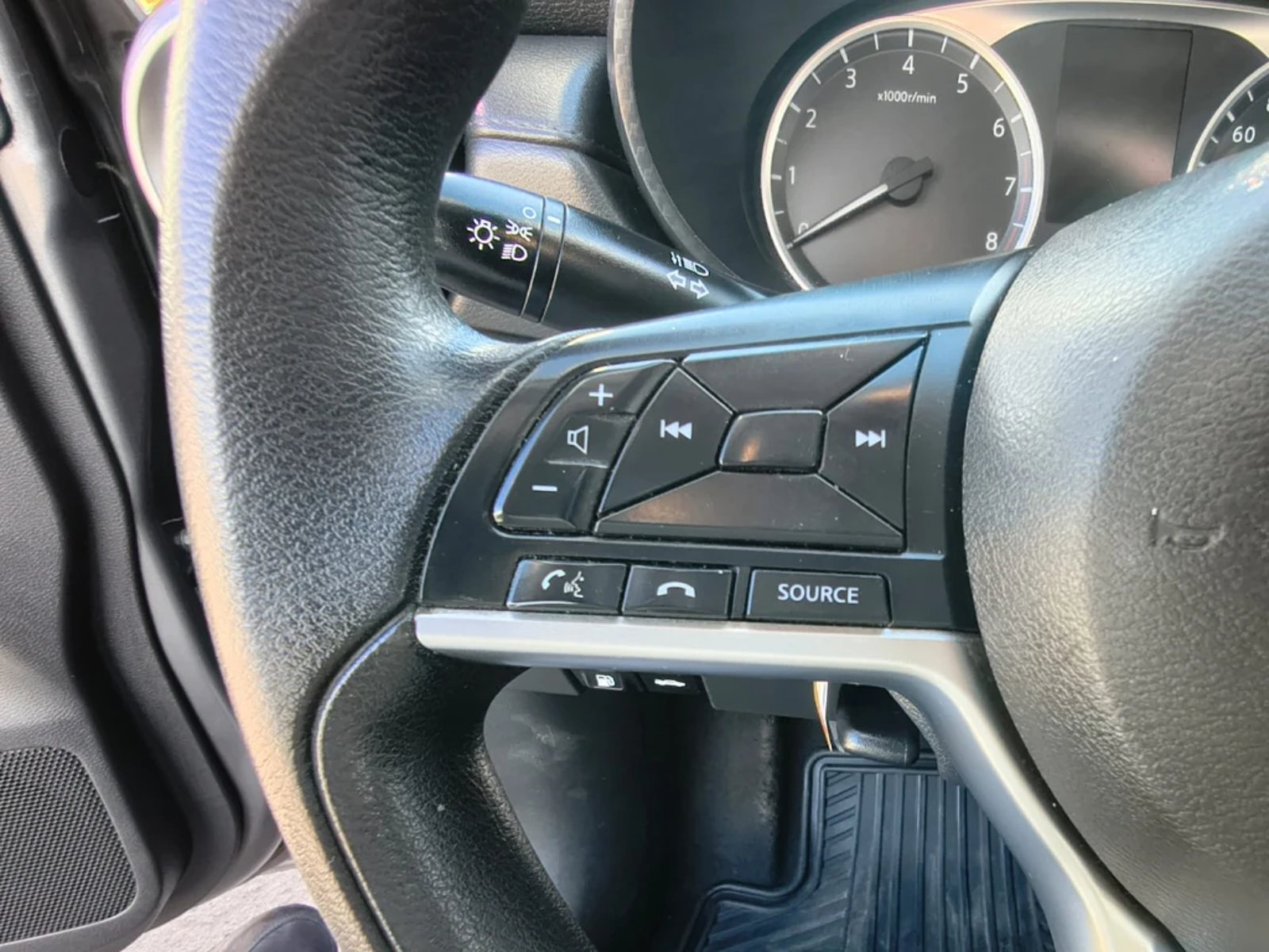 Nissan Versa 2022 - Imagen 13 de 17