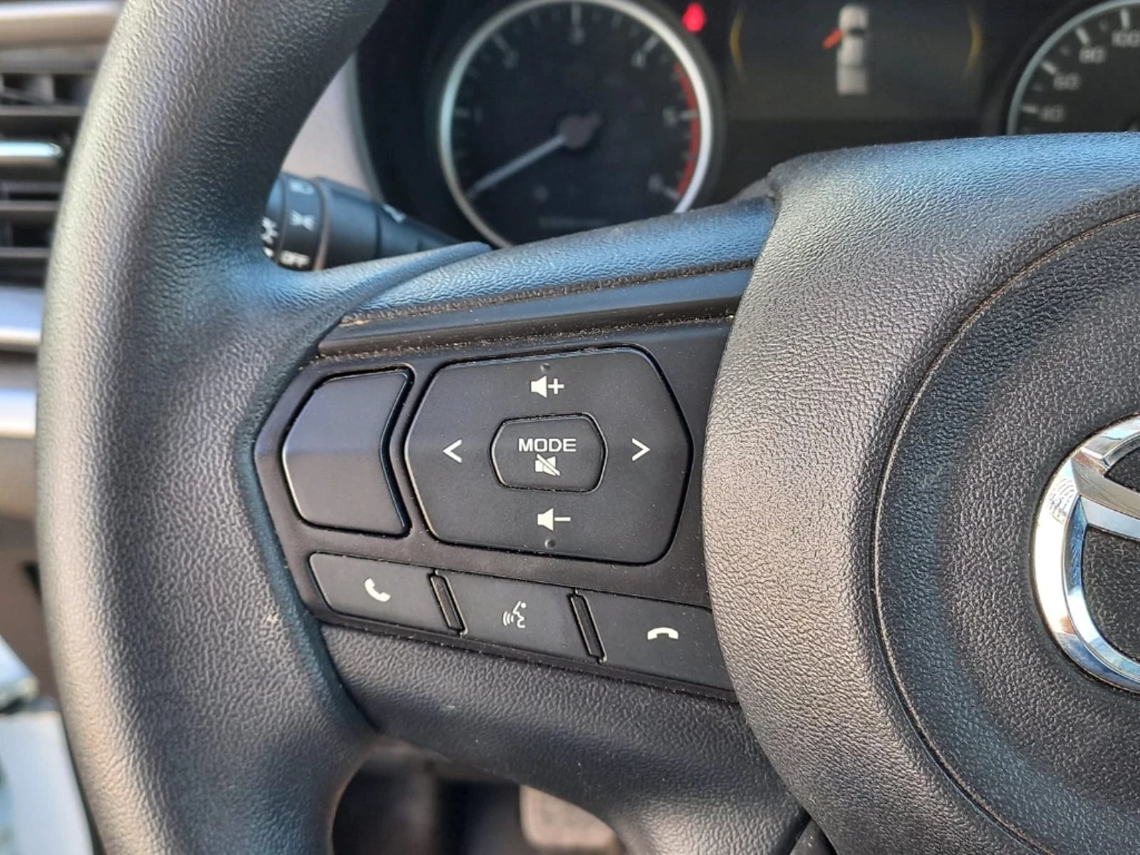 MAZDA BT-50 4X4 3.0 2023 - Imagen 19 de 20