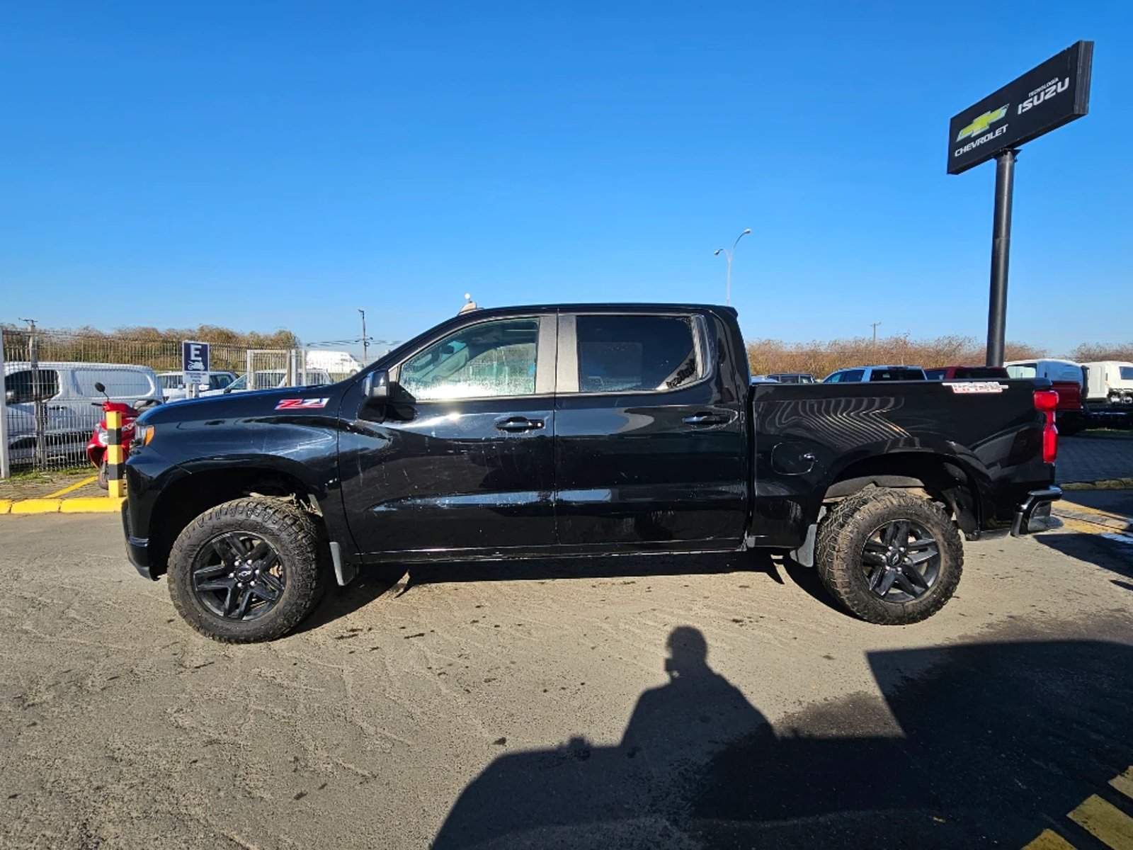 Chevrolet SILVERADO 5.3 LT TRAILBOSS Z71 4X4 AT 4P 2021 - Imagen 7 de 20