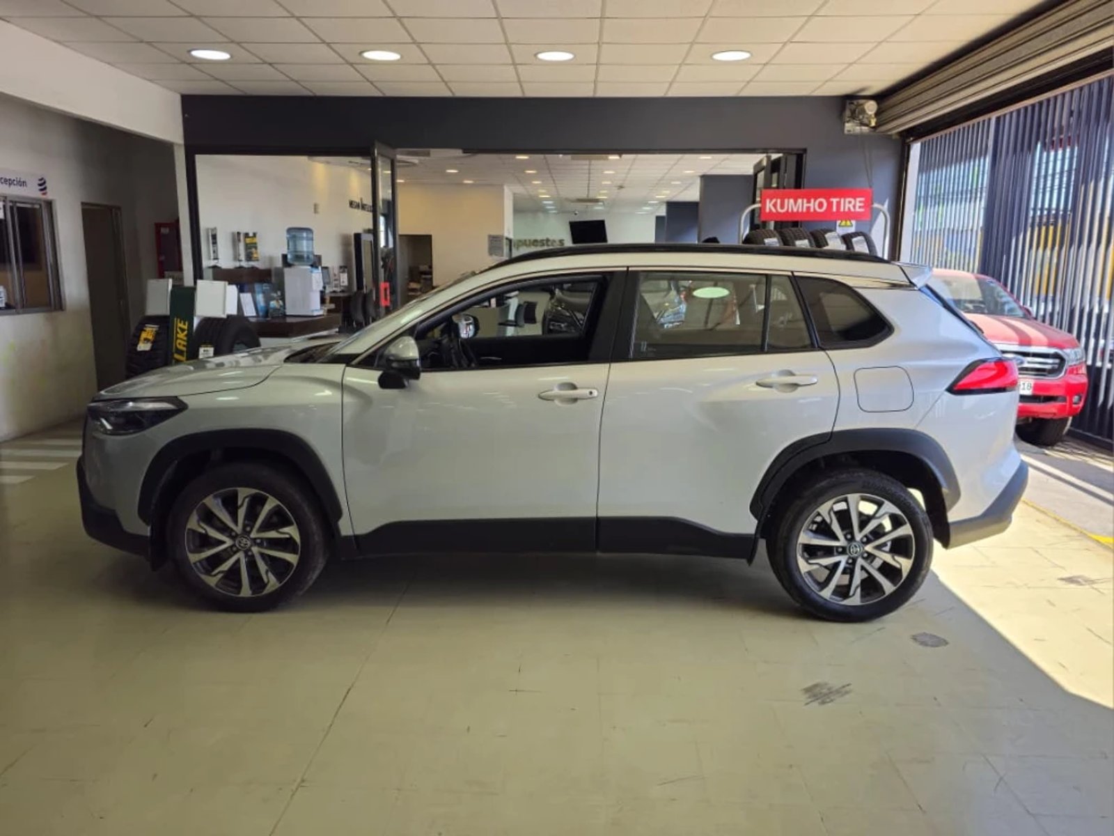 Toyota COROLLA CROSS 2.0 SEG 4X2 CVT AT 5P 2023 - Imagen 8 de 20
