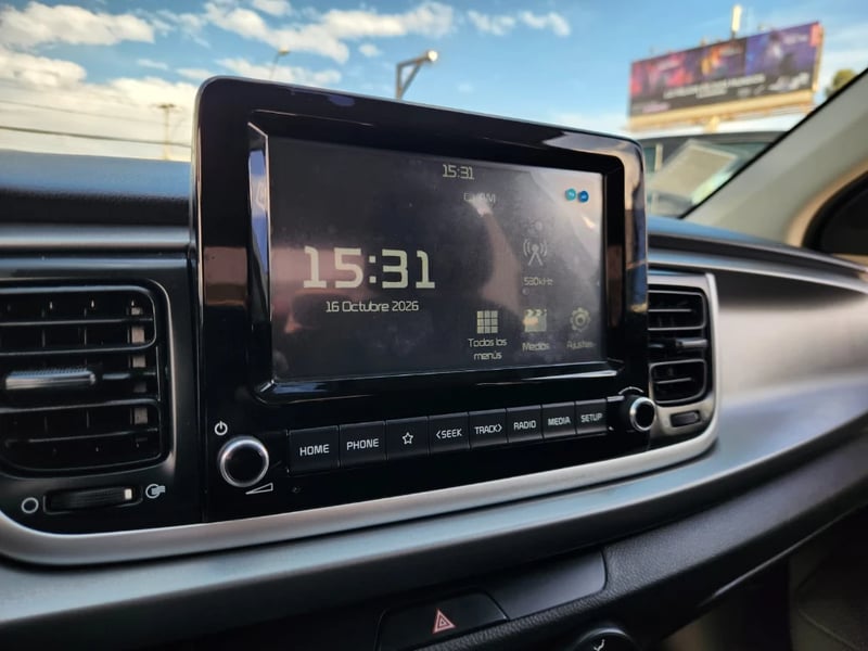 Kia Rio 4 2024 - Imagen 15 de 20
