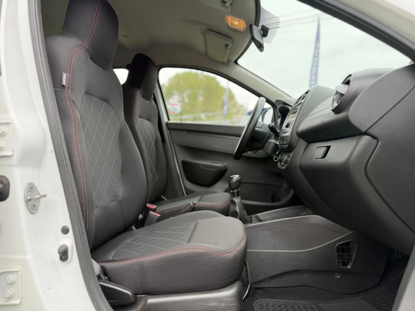 Renault Kwid 2023 - Imagen 17 de 20