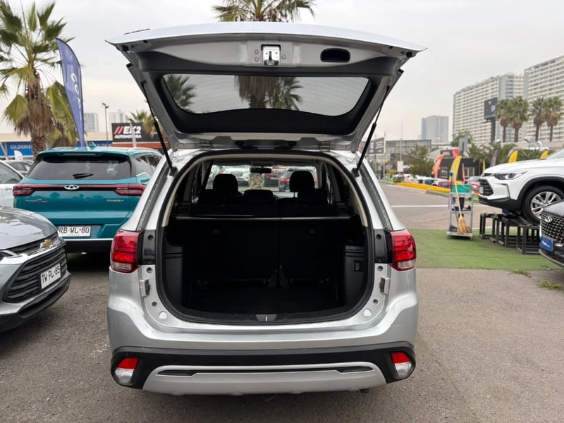 Mitsubishi Outlander 2021 - Imagen 12 de 20