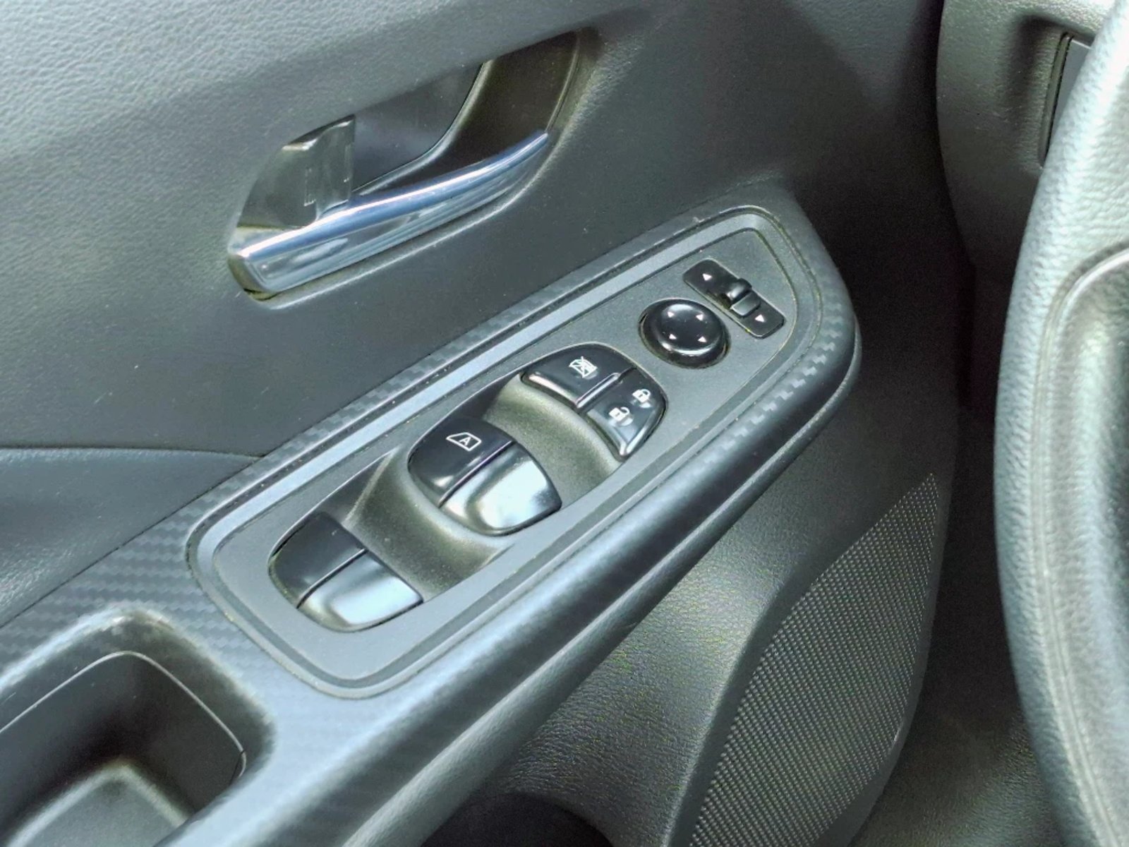 Nissan VERSA 1.6 SENSE 4X2 MT 4P 2023 - Imagen 11 de 20
