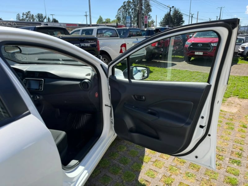 Nissan Versa 2025 - Imagen 17 de 20